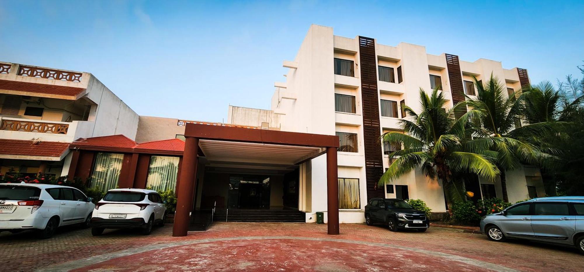 Goverdhan Greens Resort Dwarka L Hotels In Dwarka Exterior photo