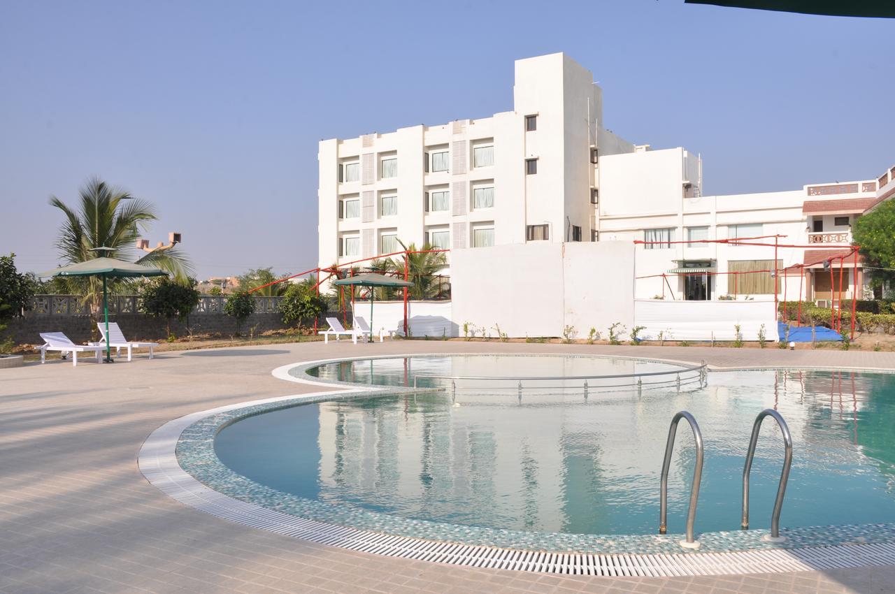 Goverdhan Greens Resort Dwarka L Hotels In Dwarka Exterior photo