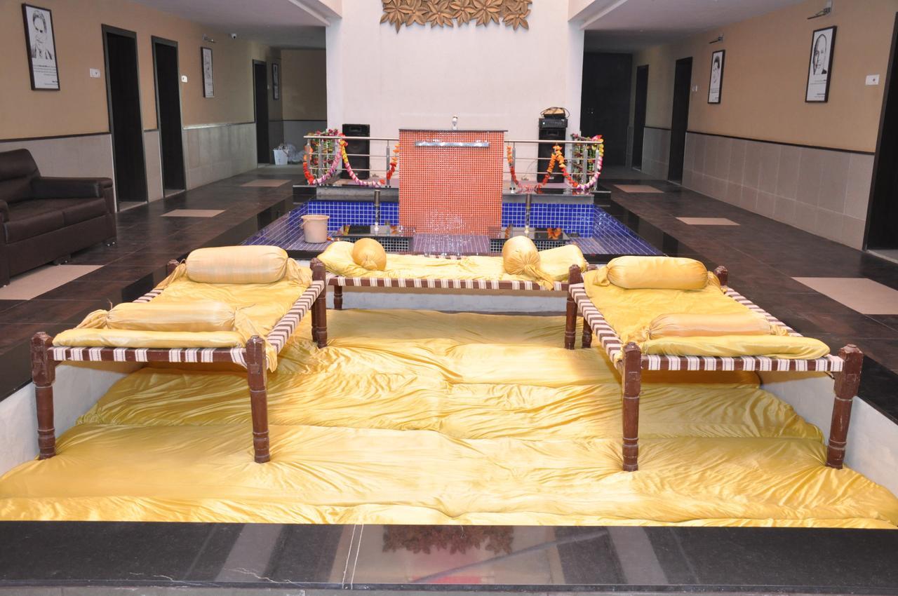 Goverdhan Greens Resort Dwarka L Hotels In Dwarka Exterior photo