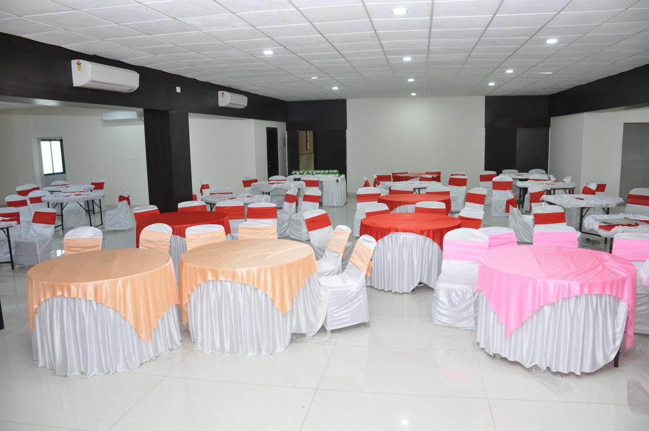 Goverdhan Greens Resort Dwarka L Hotels In Dwarka Exterior photo
