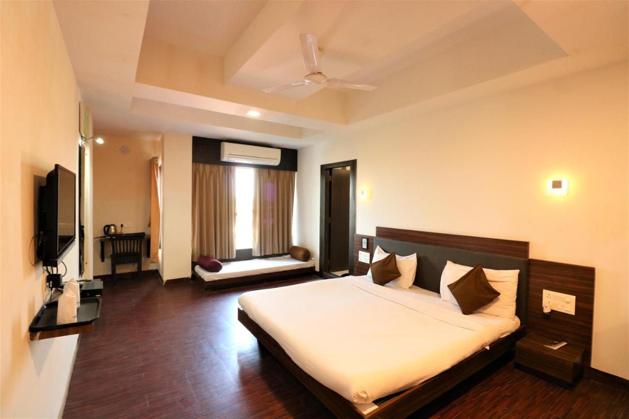 Goverdhan Greens Resort Dwarka L Hotels In Dwarka Exterior photo