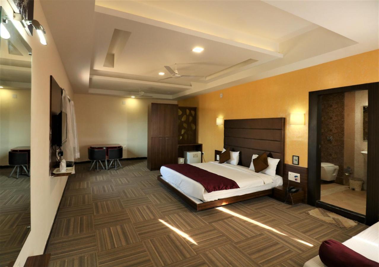 Goverdhan Greens Resort Dwarka L Hotels In Dwarka Exterior photo