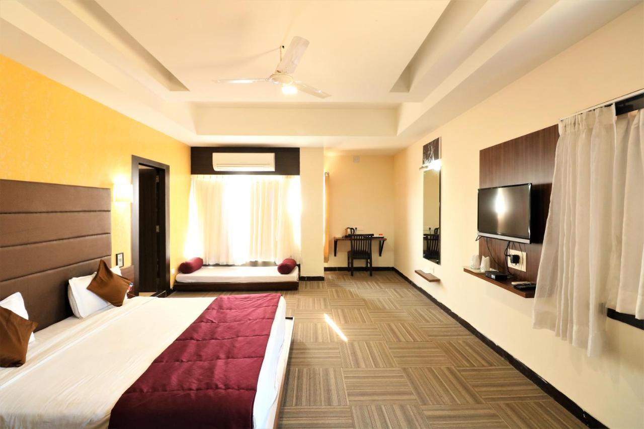 Goverdhan Greens Resort Dwarka L Hotels In Dwarka Exterior photo